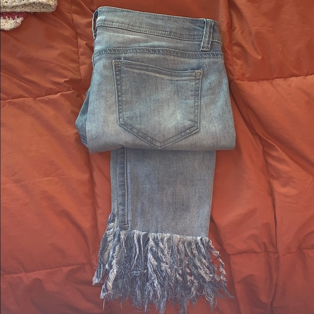 Fashion Nova fringed jeans 💞💫